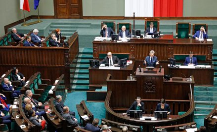 Kancelaria Sejmu zapewnia: wybierzemy najtańsze wyświetlacze