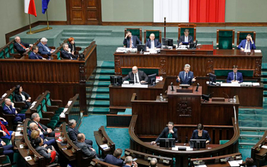 Kancelaria Sejmu zapewnia: wybierzemy najtańsze wyświetlacze