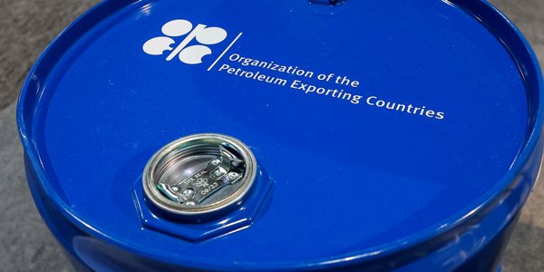 Piotr Arak: Nafciarze znów rządzą światem