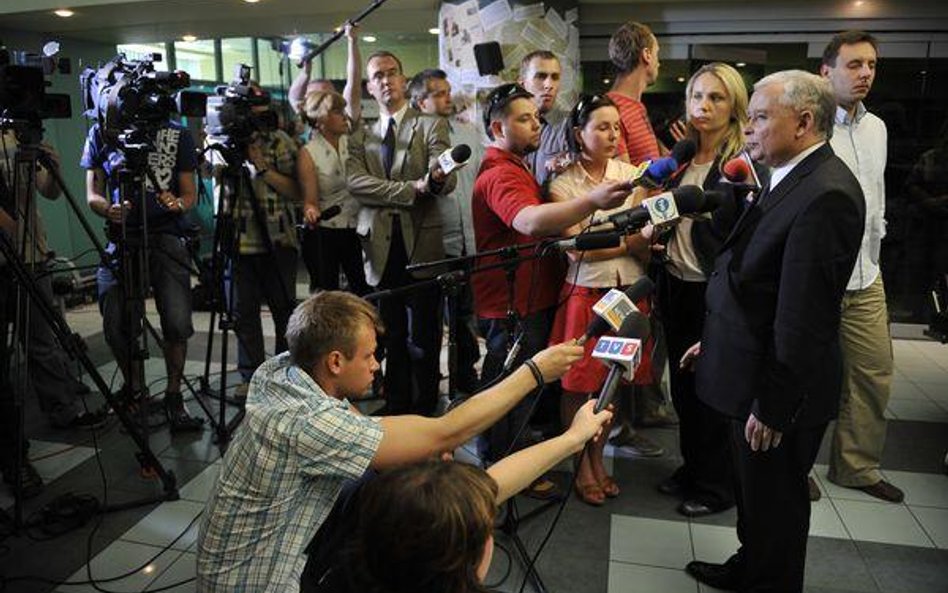 PiS odcina dziennikarzy od informacji