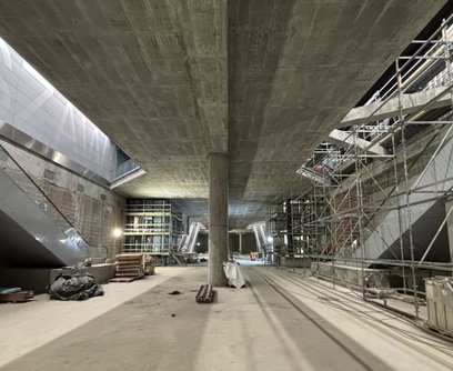 Hala tunelu pod Dworcem Zachodnim w stanie surowym wydaje się być ogromną