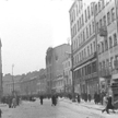 Ulica Długa w Warszawie. 26 marca 1943 r. doszło do odbicia z rąk Gestapo Janka Bytnara „Rudego”