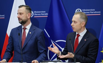 Wicepremier, szef MON Władysław Kosiniak-Kamysz oraz wiceminister obrony narodowej Cezary Tomczyk na