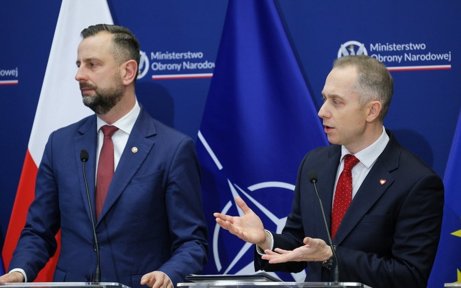 Wicepremier, szef MON Władysław Kosiniak-Kamysz oraz wiceminister obrony narodowej Cezary Tomczyk na