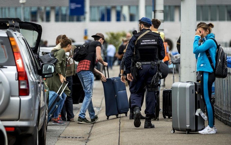 Holandia: Mówił o bombie w autobusie przez telefon, trafił do aresztu