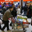 Sprzedaż detaliczna w październiku w cenach bieżących wzrosła o 2,1 proc. w skali roku wobec wzrostu