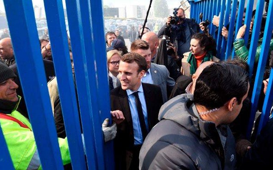 Emmanuel Macron, jeszcze jako kandydat na prezydenta walczył o głosy robotników z zamykanej fabryki 