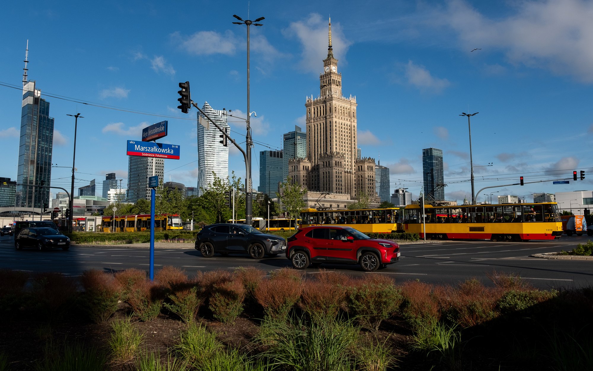 Co wojna w Iranie i wyższe ceny oznaczały dla gospodarki w marcu?