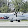 Między polskimi miastami latają niewielkie maszyny z tylko jedną stewardesą. W razie zagrożenia mogł