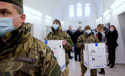 Węgrzy rezygnują z rosyjskiej szczepionki