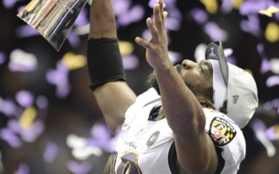 Ed Reed z Baltimore Ravens świętuje zwycięstwo