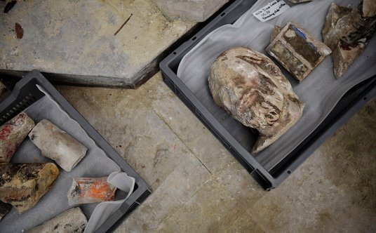 Odkrycie w katedrze Notre Dame