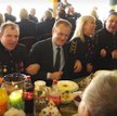 Kadr ze spotu PiS, przypominający wizytę premiera Donalda Tuska i wicepremier Elżbiety Bieńkowskiej 
