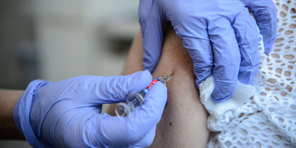 Do Polski trafi dwa razy więcej szczepionek przeciw grypie niż rok wcześniej