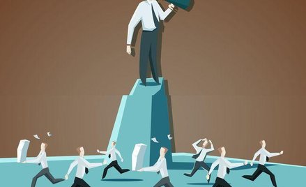 Czy pracownik może kwestionować polecenie szefa?