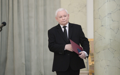 Jarosław Kaczyński po roku wraca do Rady Ministrów. Będzie teraz jedynym wicepremierem w rządzie Mat