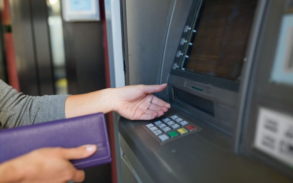 Audio wypłaty. Bankomat przyjazny niedowidzącym