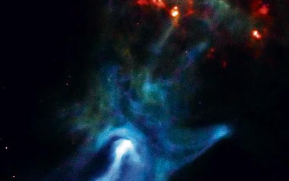 W centrum obrazu znajduje się młody i silny pulsar PSR B1509-58. Obiekt, sfotografowany przez obserw