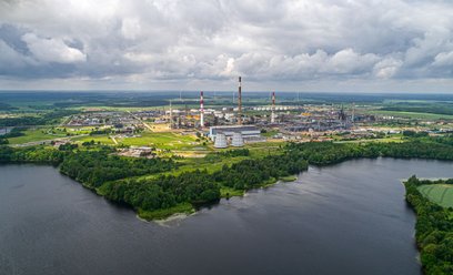 Wojna na Bliskim Wschodzie to niejedyny problem Orlenu. Kluczowa inwestycja stoi