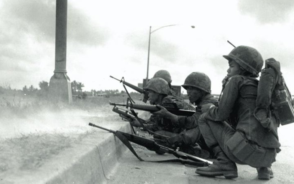 Żołnierze armii południowowietnamskiej podczas walk w Sajgonie, luty 1968 r.