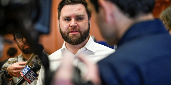 Vance: USA zniszczą program nuklearny Iranu, jeśli negocjacje się nie powiodą