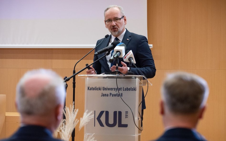 Minister zdrowia Adam Niedzielski podczas uroczystej inauguracji roku akademickiego Wydziału Medyczn