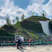 Sztuczna góra Marble Arch Mound miała być punktem widokowym bogato porośniętym zielenią. Efekt końco