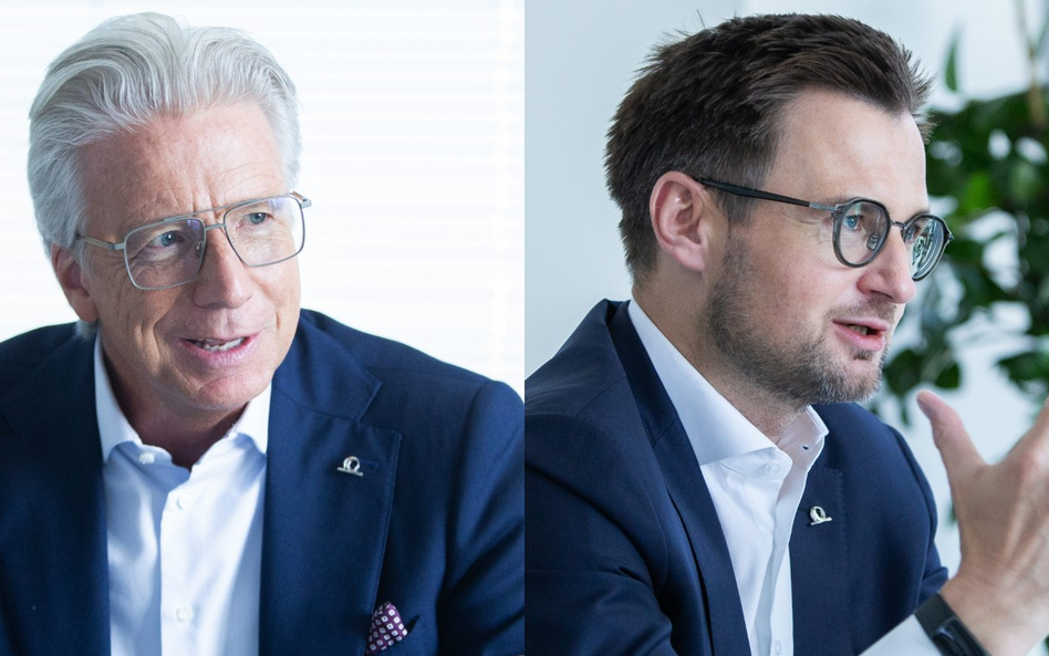 Wolfgang Kindl (L), członek zarządu Grupy Uniqa, i Marcin Nedwidek (P), prezes Uniqa w Polsce