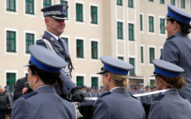 Promocja na pierwszy stopień oficerski w ramach inauguracji roku akademickiego w Wyższej Szkole Poli