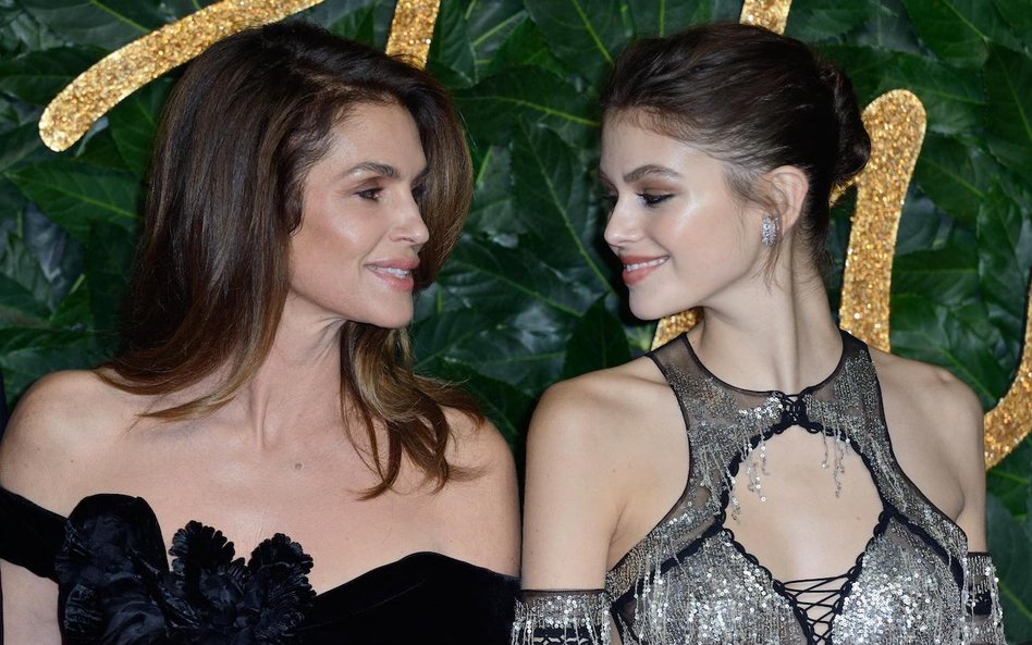 Cindy Crawford, topmodelka i Kaia Gerber, jej córka, która błyskawicznie zrobiła karierę w branży mo