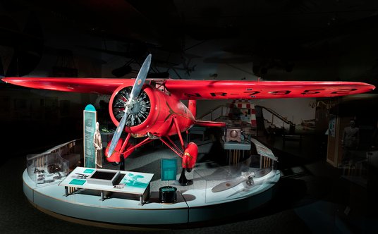 Samolot Lockheed Vega 5b, którym Amelia Earhart przeleciała nad Atlantykiem w 1932 roku.