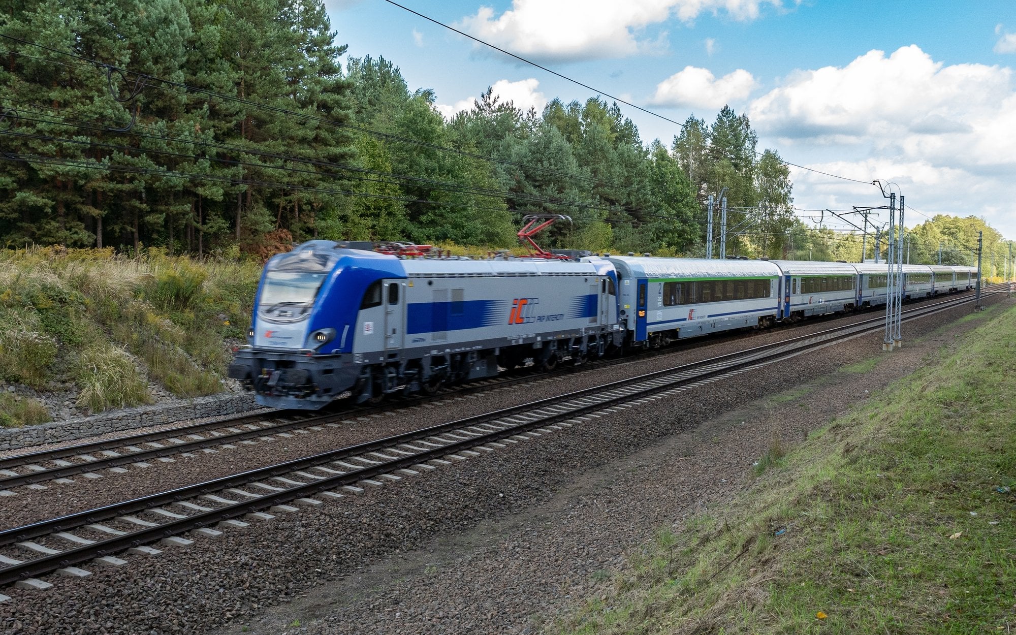 Poland and Germany offer 30,000 free train tickets to young people