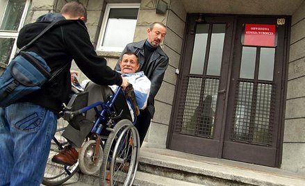 W stolicy 239 komisji wyborczych na 864 będzie przystosowanych dla osób niepełnosprawnych