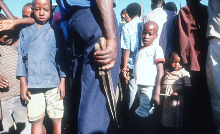 Według różnych szacunków od 6 kwietnia do 15 lipca 1994 r. w Rwandzie wymordowano od 800 000 do 1 07