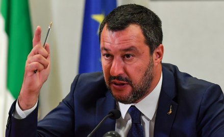 Salvini chce oczyścić kraj z "nielegalnych" romskich obozów