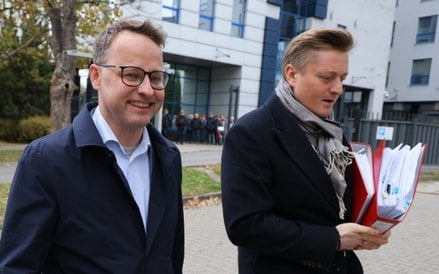 Marcin Romanowski oraz jego pełnomocnik mec. Bartosz Lewandowski