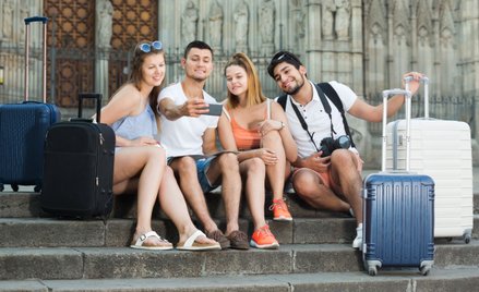 Badanie wśród młodych turystów. „Urlop to czas premium, na tym się nie oszczędza”