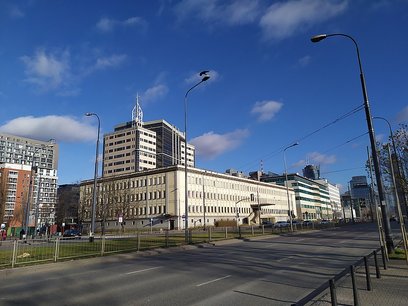 Biurowiec przy ul. Kasprzaka 22 na Czystem przejdzie generalny remont, aby służyć Teatrowi Żydowskie