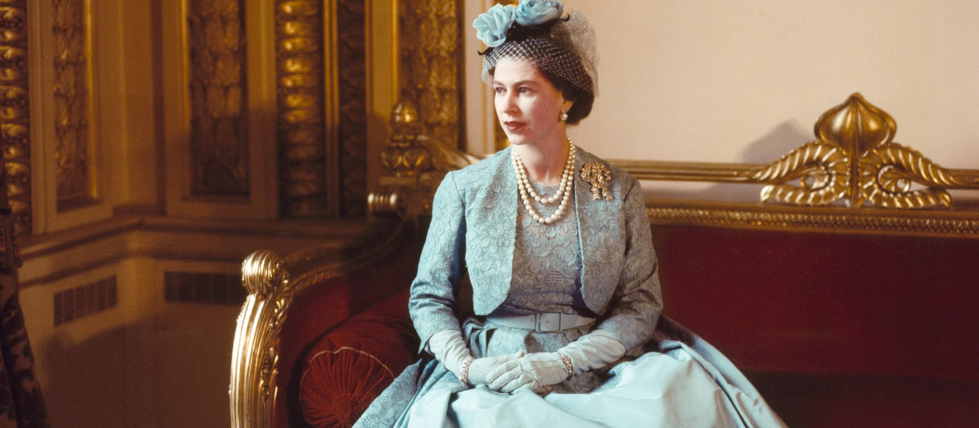 Pałac Buckingham szykuje wielką wystawę strojów Elżbiety II. Przyciągnie tłumy