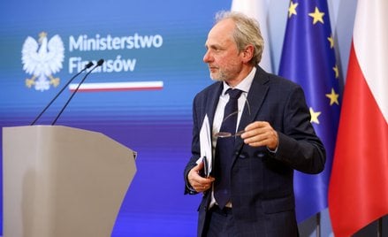 Wiceminister finansów Jarosław Neneman podczas konferencji prasowej w siedzibie KPRM w Warszawie, 21