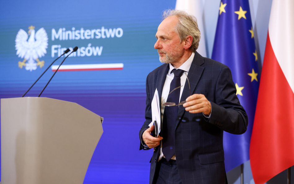 Wiceminister finansów Jarosław Neneman podczas konferencji prasowej w siedzibie KPRM w Warszawie, 21