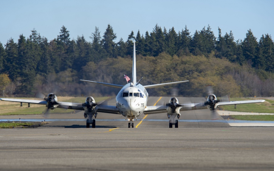 Ostatni P-3C Orion dywizjonu VP-40 po wylądowaniu w bazie Whidbey Island. Powrót tej maszyny z misji