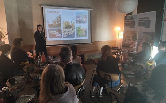 O atrakcjach Danii opowiadała przedstawicielom polskich mediów menedżerka ds. PR w VisitDenmark Kath