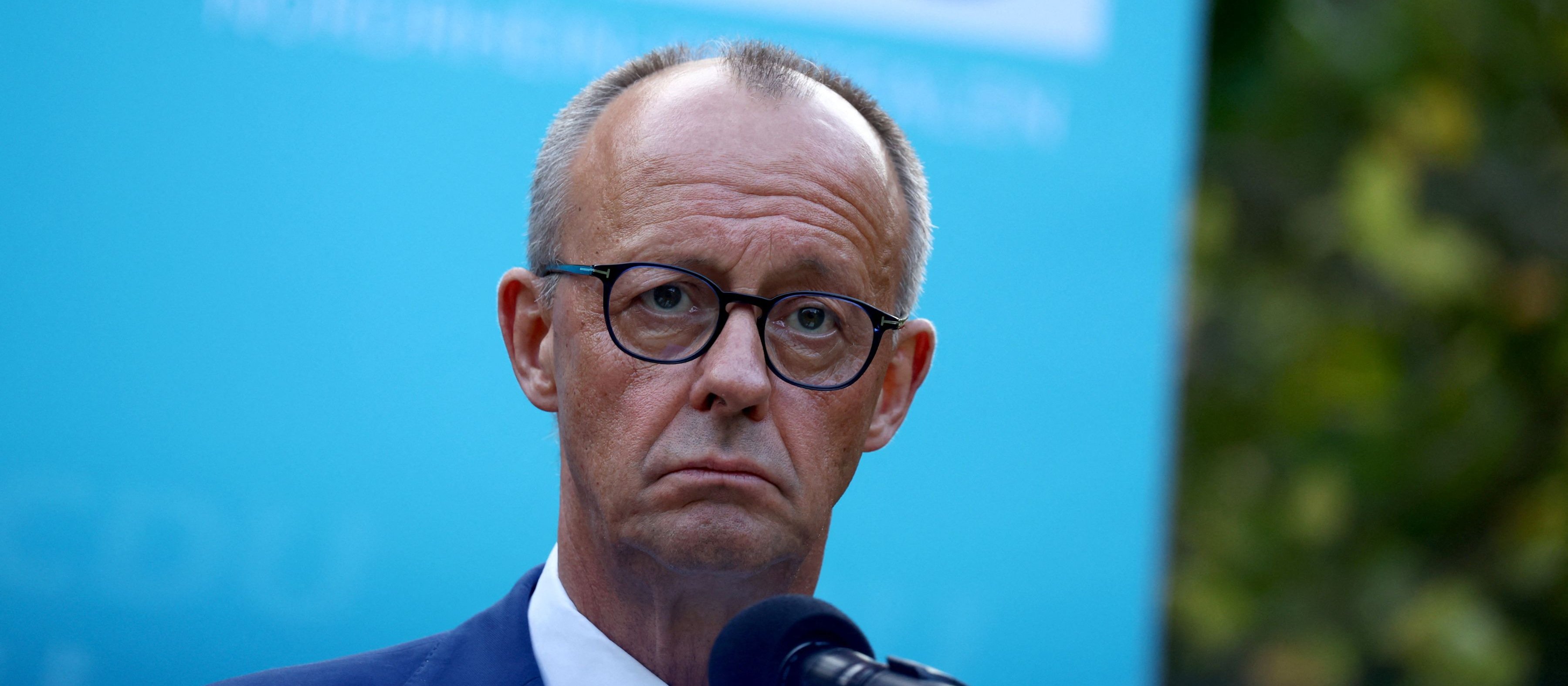 Cuts in German welfare. "Work must pay off, and presently  it does not have to"