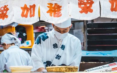 Kaiseki to tradycyjny wielodaniowy posiłek podany w odpowiedniej formie i kolejności.