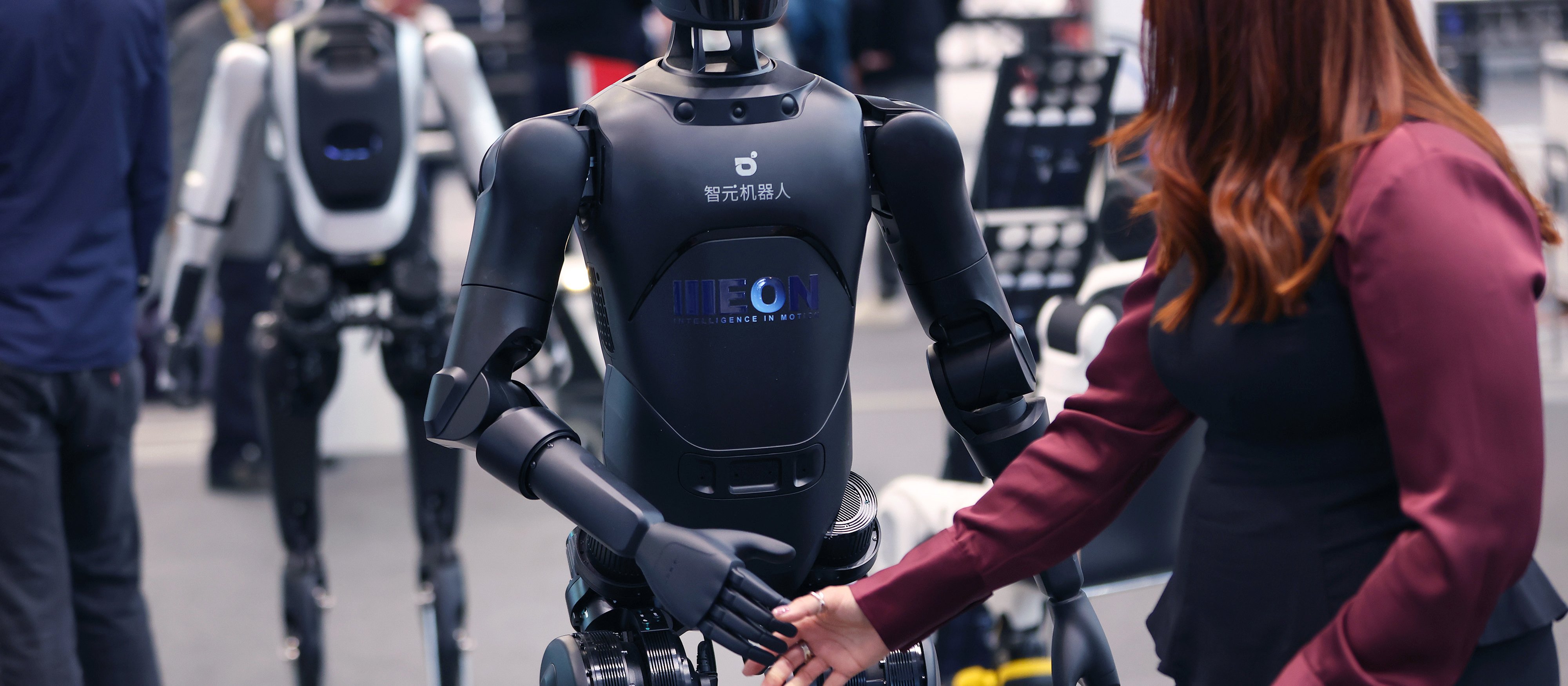 Gigant aut elektrycznych stawia na humanoidy. Roboty mają trafić do domów