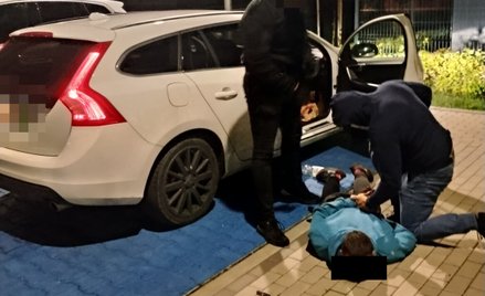 Zatrzymano dwóch podejrzanych o kradzieże z włamaniem 6 pojazdów