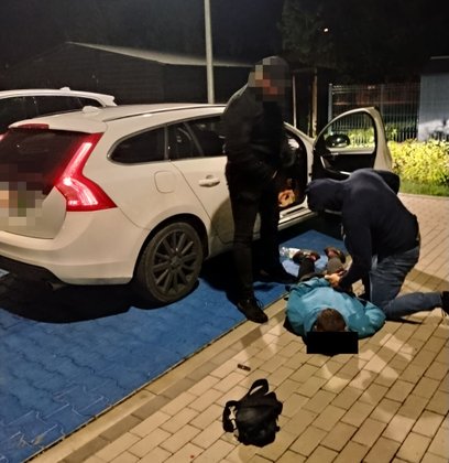 Zatrzymano dwóch podejrzanych o kradzieże z włamaniem 6 pojazdów