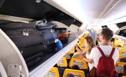 Sąd w Brukseli potwierdził, że przewoźnik nie łamie prawa doliczając opłatę za bagaż podręczny wkład