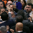 Bójka w tureckim parlamencie